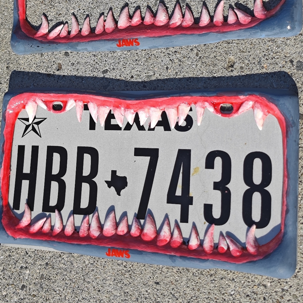Single Jaws Shark Teeth License Plate Frame - Picture 7 of 10
